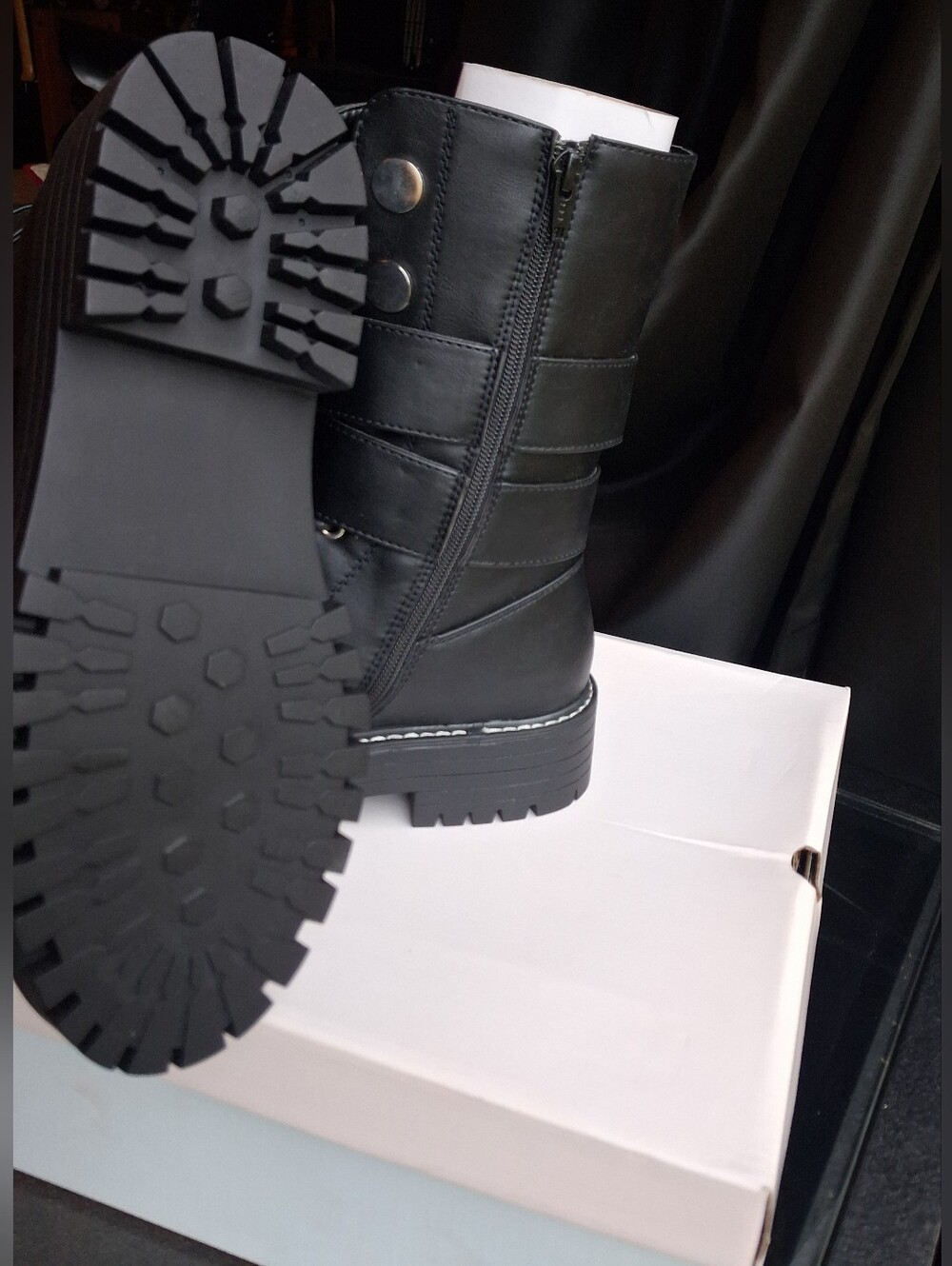 Womans Black Boots - Picture 6 of 6
